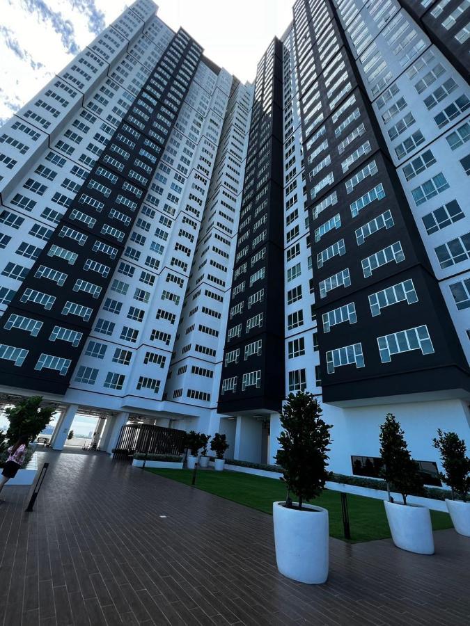 Amber Cove Apartment Malacca Luaran gambar